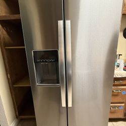2020 Refrigerador w/ Freezer