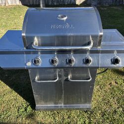Bbq Grill Propane $200.
