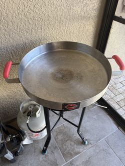Paella pan