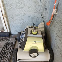 TQOMOTOP ROBOT POOL CLEANER