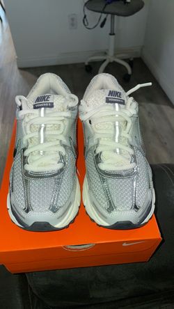 Women Nike vomero 5