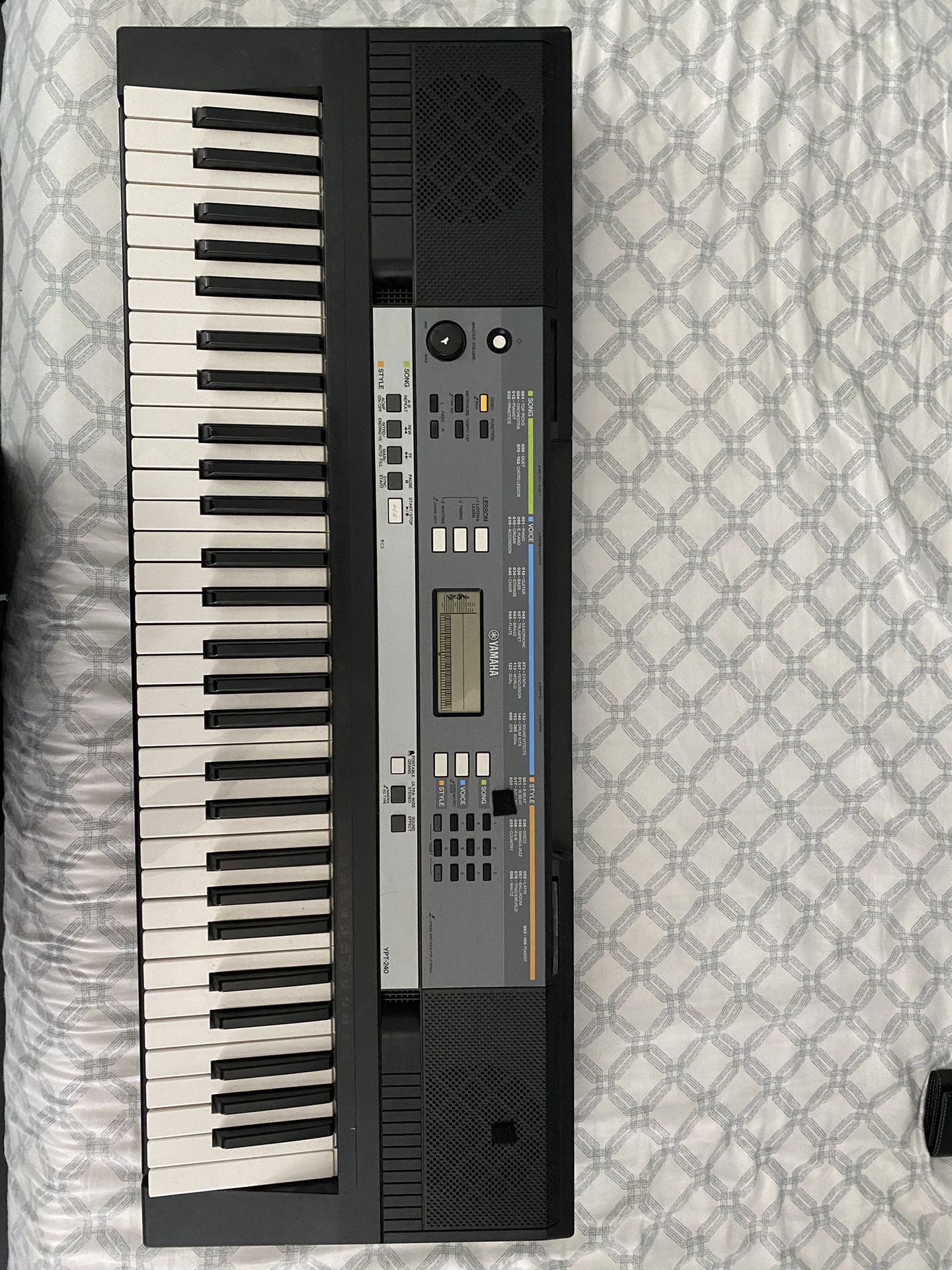 Yamaha YPT240 61Key Portable Keyboard for Sale in North Miami Beach