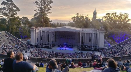 Tom Jones concert tickets