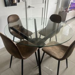 Dining Room Table And 4 Chairs 