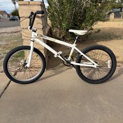 White and black BMX bike #bmx 