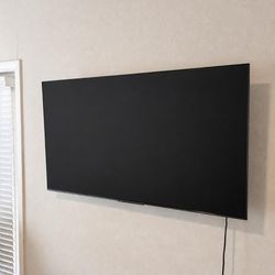 Hisense 55” U7 Series 4K Google TV + Wall Mount