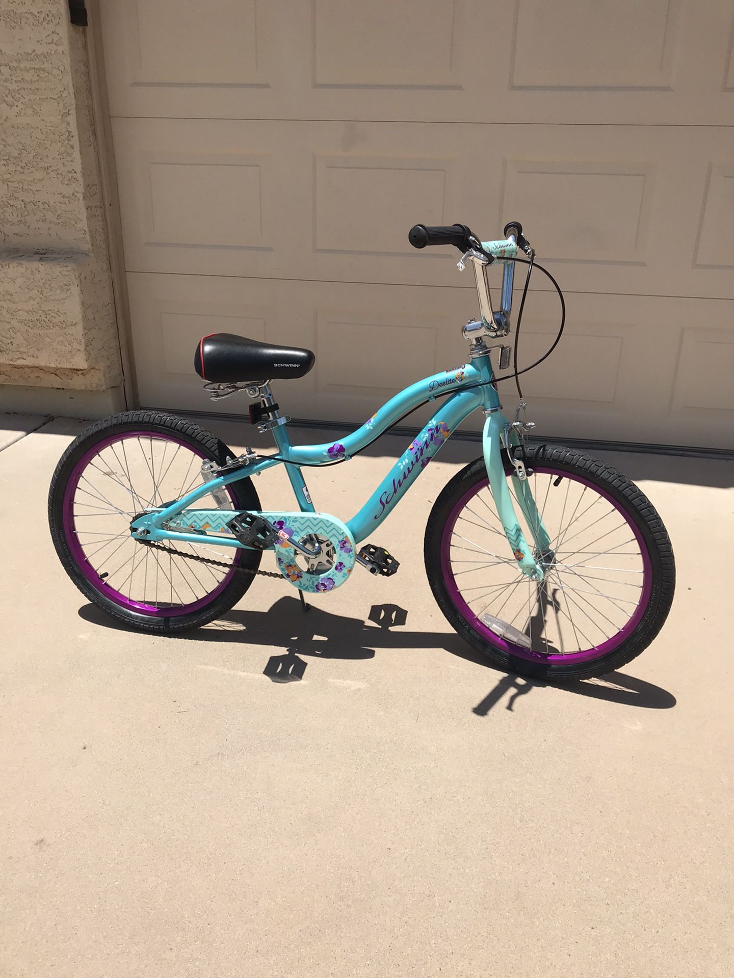 Like New Schwinn Deelite Girl’s Bike 20 Inch Wheels