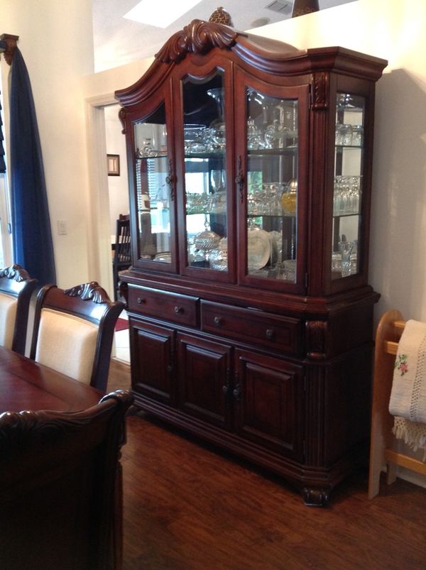Broyhill Corbella Dining Room Set Table With Extra Leaf And Pads Six Chairs And China Cabinet 1500 Or Best Reasonable Offer For Sale In Gainesville Fl Offerup