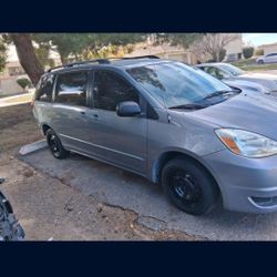 2004 Toyota Seinna  Part Out Engine And Trans Asking 1000