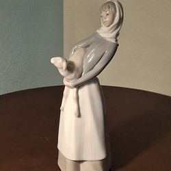 Lladro Porcelain Figurine