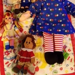 Old, Old Tiny RaggedyAnn &Andy https://offerup.com/redirect/?o=RG9sbHMuUGx1cw== Little Lulu And Others..