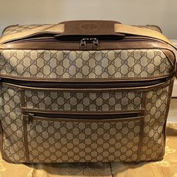 Vintage Gucci duffel travel bag