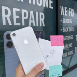 Iphone XR, Unlocked, 64 GB, Red and white, excellent condition, fully functional, with warranty, $170