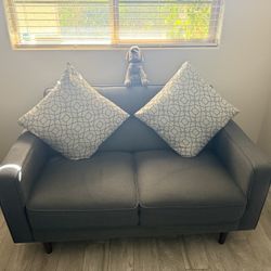 Loveseat 