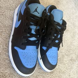 Jordan 1’s Low University Blue Black 