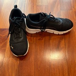 Puma Women’s Sneakers Size 9