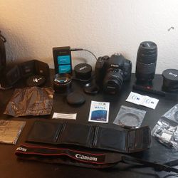 Canon EOS Rebel T7 DSLR Camera Bundle – Mint Condition