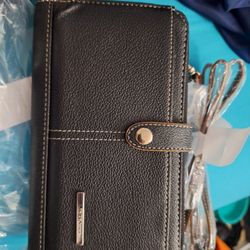 Crossbody/wristlet Wallet