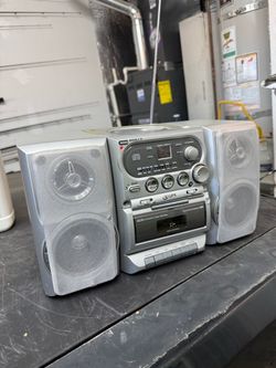 GPX Mini Stereo System with Speakers