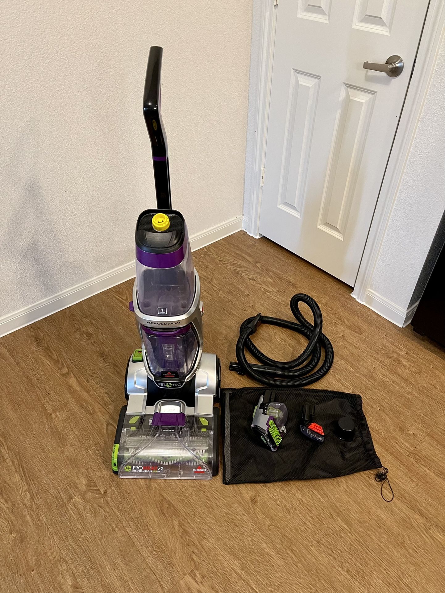 BISSELL® ProHeat 2x® Revolution™ Pet Pro Ultra Carpet Cleaner Bonus 3-in-1 Stair Tool