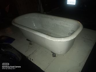 Cast Iron Clawfoot Bathtub