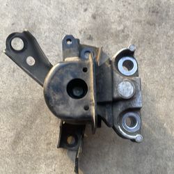 Scion xb motor mount