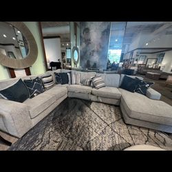 3 Piece Sectional beige 