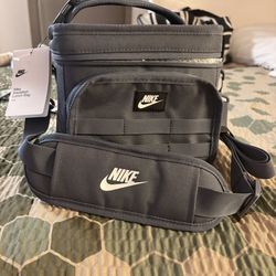 NIKE INSULATED LUNCH BOX