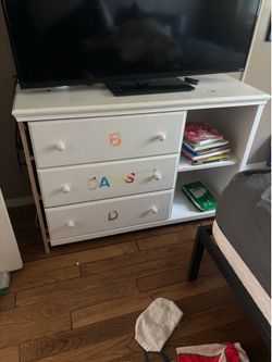 White dress 3 drawers 2 shelves