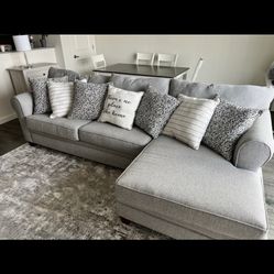 Laurel 2024 gray sectional