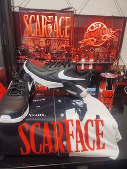Air Max Black and white excee Leather size 10.5 us
