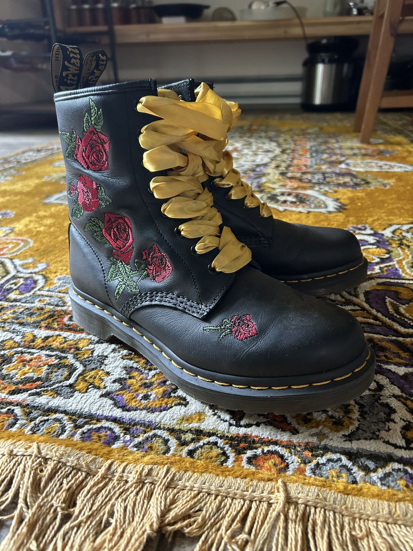 Dr. Martens Rose Boots Size 9 Women’s