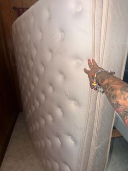 White Tufted Mattress King size & box springs