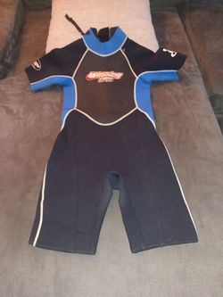 Kids size large spring suit wetsuit in brand new condition
