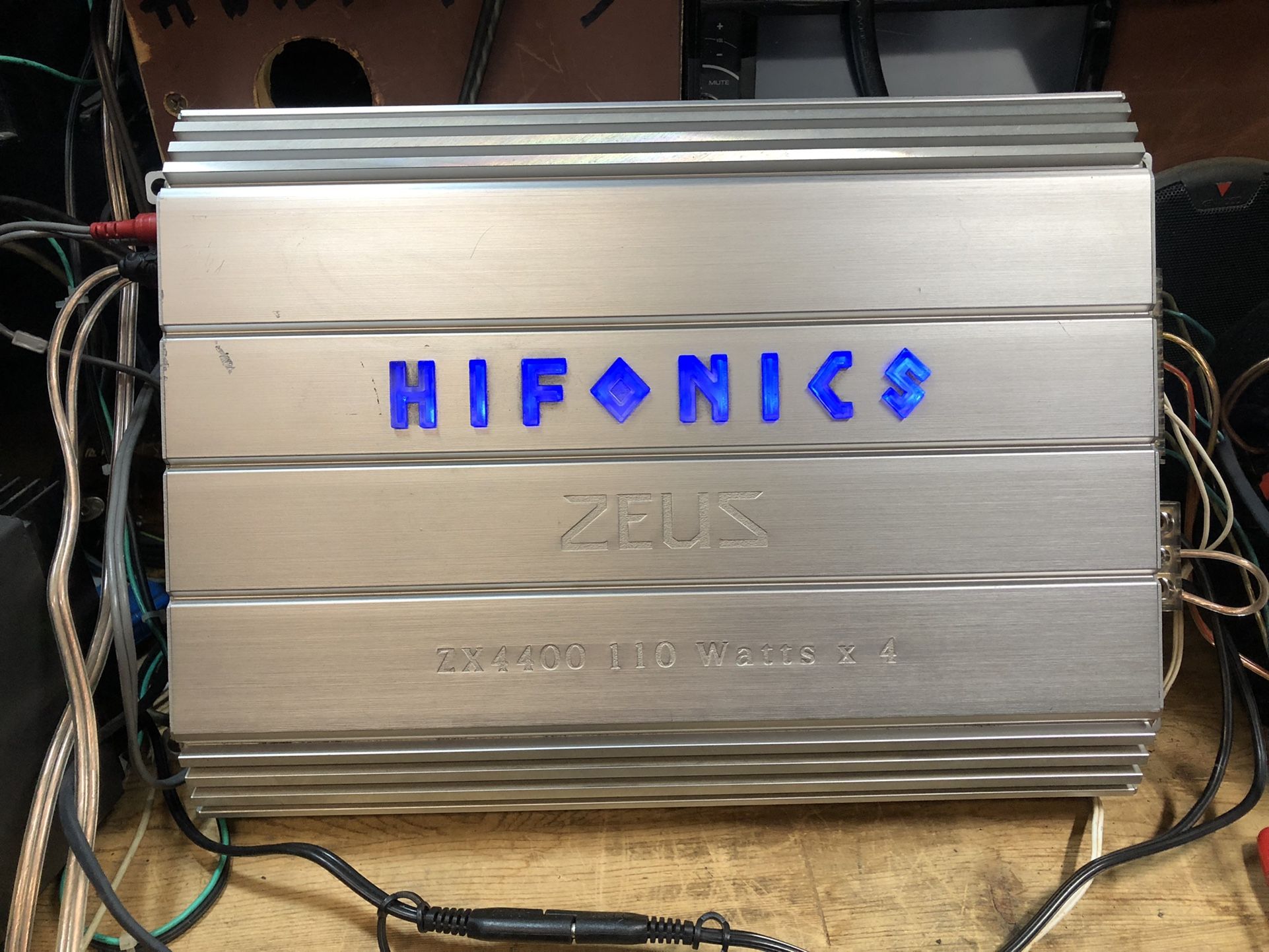 HIFONICS ZEUZ ZX4400 110  WATTS X 4 Amplifier 