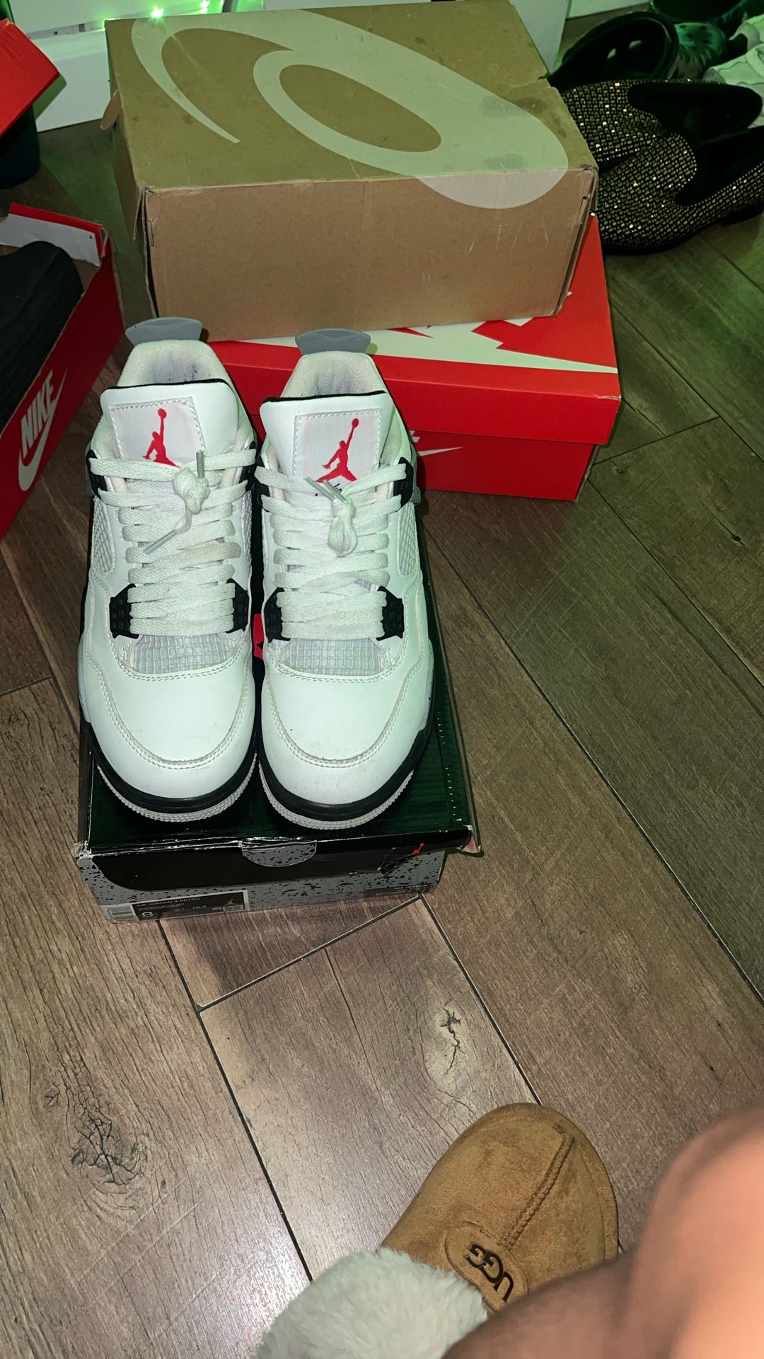 Jordan 4 Retro Cements