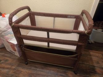 Arms reach Cosleeper bassinet