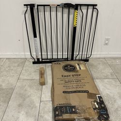 Adjustable Pet Gate / Baby Gate - Fits Openings 29” - 38.5”