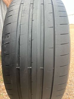 1 tire 255 40 20 Goodyear