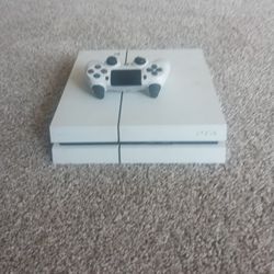 Ps4 With Controller 