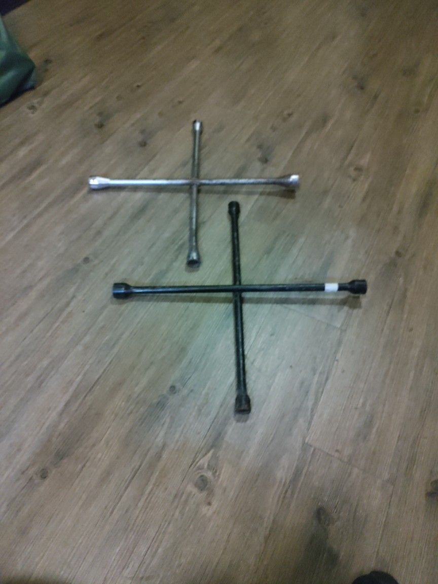 Lug Wrenches 4 Way