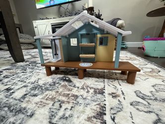 Bluey Beach House With Characters 