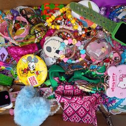 Fantastic! Fun Girls Jewelry Lot - Hello Kitty Sanrio Disney