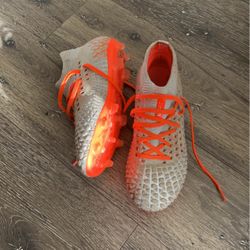 Puma Soccer Cleats Size 4.5 