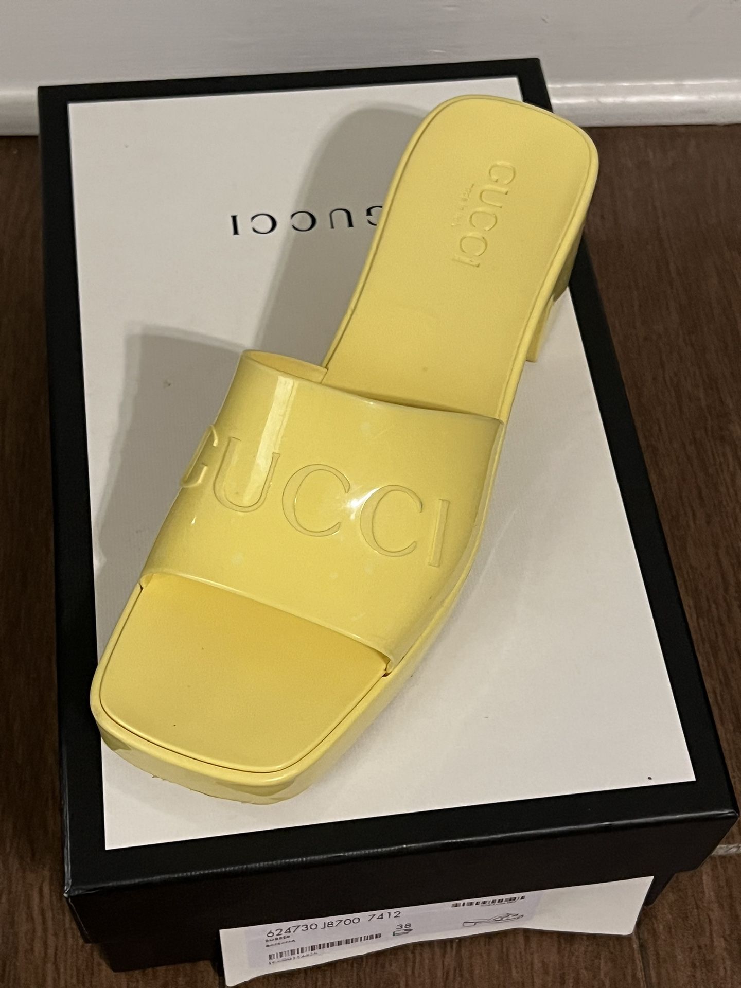 Gucci yellow Sandals