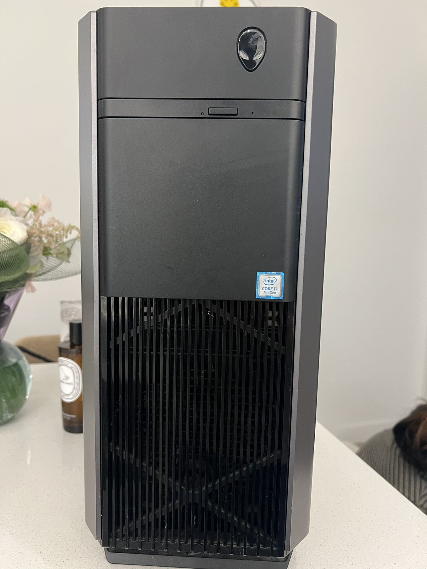 Alienware Aurora R6 (i7 16GB RAM, GTX1070, 256SSD, 1TD HDD)