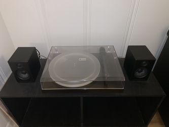 Record Player w/ Ortofon Red (Pro-Ject)