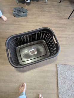 Laundry basket / toy basket