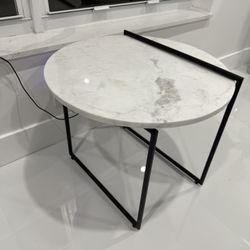 New Beautiful Modern White Marble End Table, diameter: 22.00 height: 19.00,  Was $200 At City Furniture  