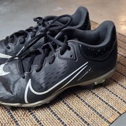 Nike diamond woman's cleat SZ 7